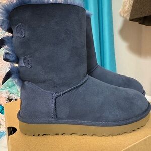 UGG Bailey Bow II Navy W/Size 7